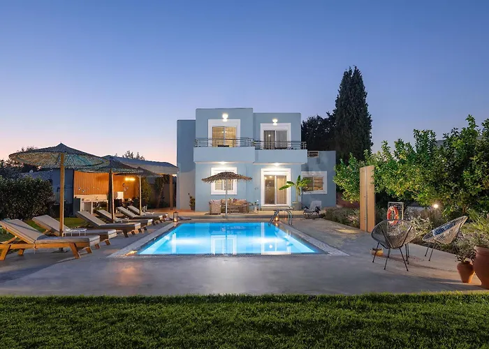 Ethria Pool Villa With Heated Jacuzzi