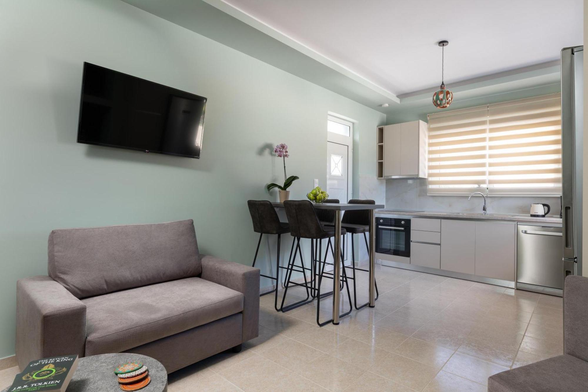 Ethria Pool With Heated Jacuzzi Villa Afantou