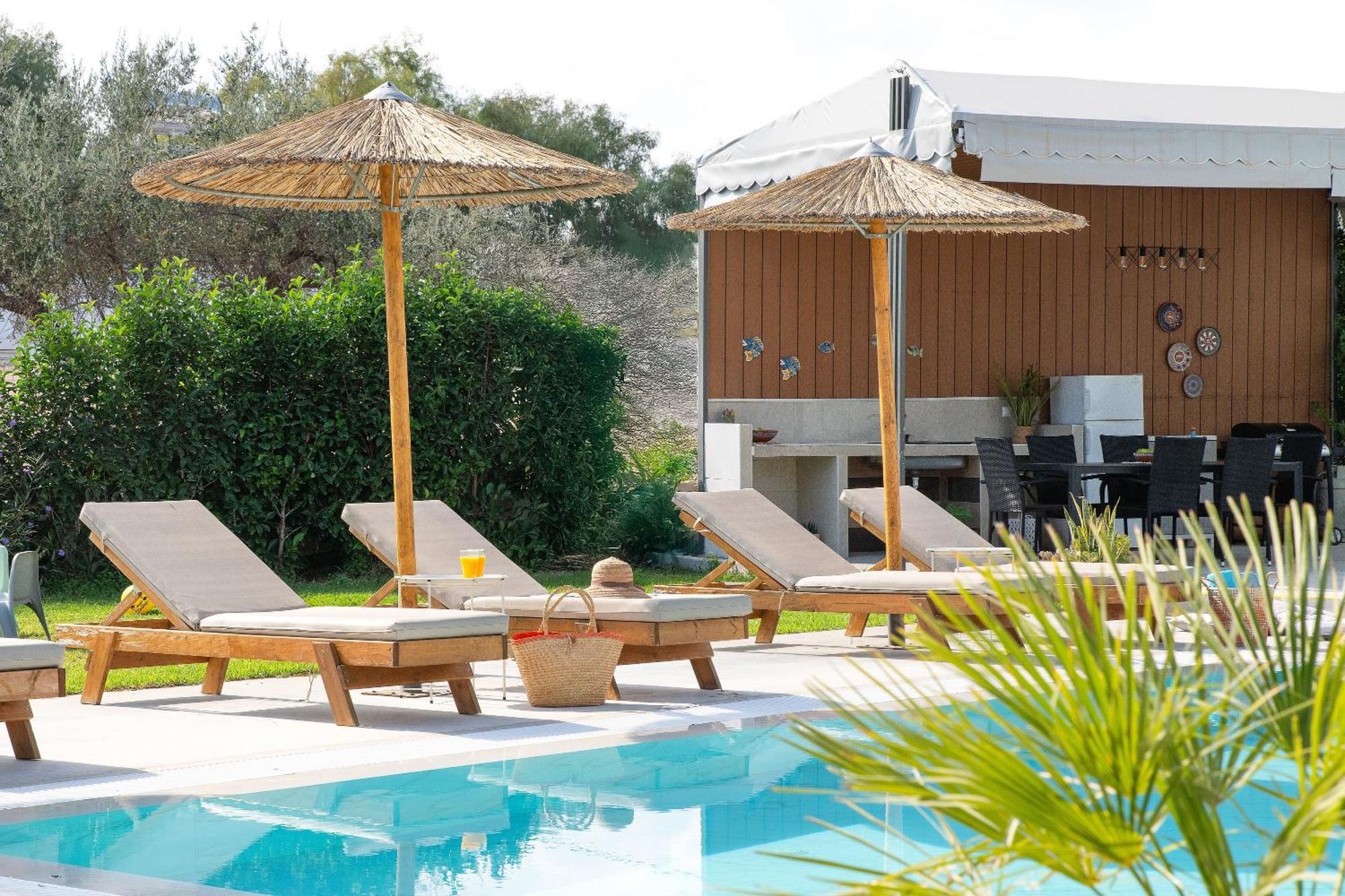 Villa Ethria Pool With Heated Jacuzzi