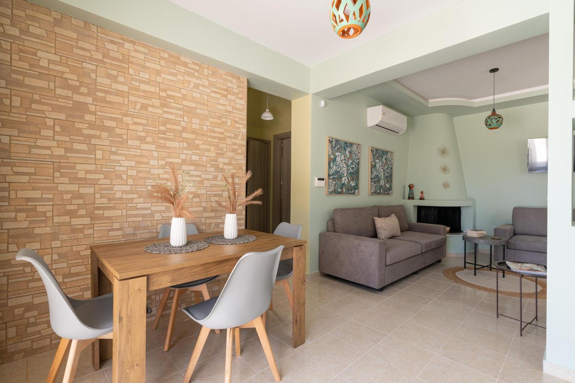 Ethria Pool With Heated Jacuzzi