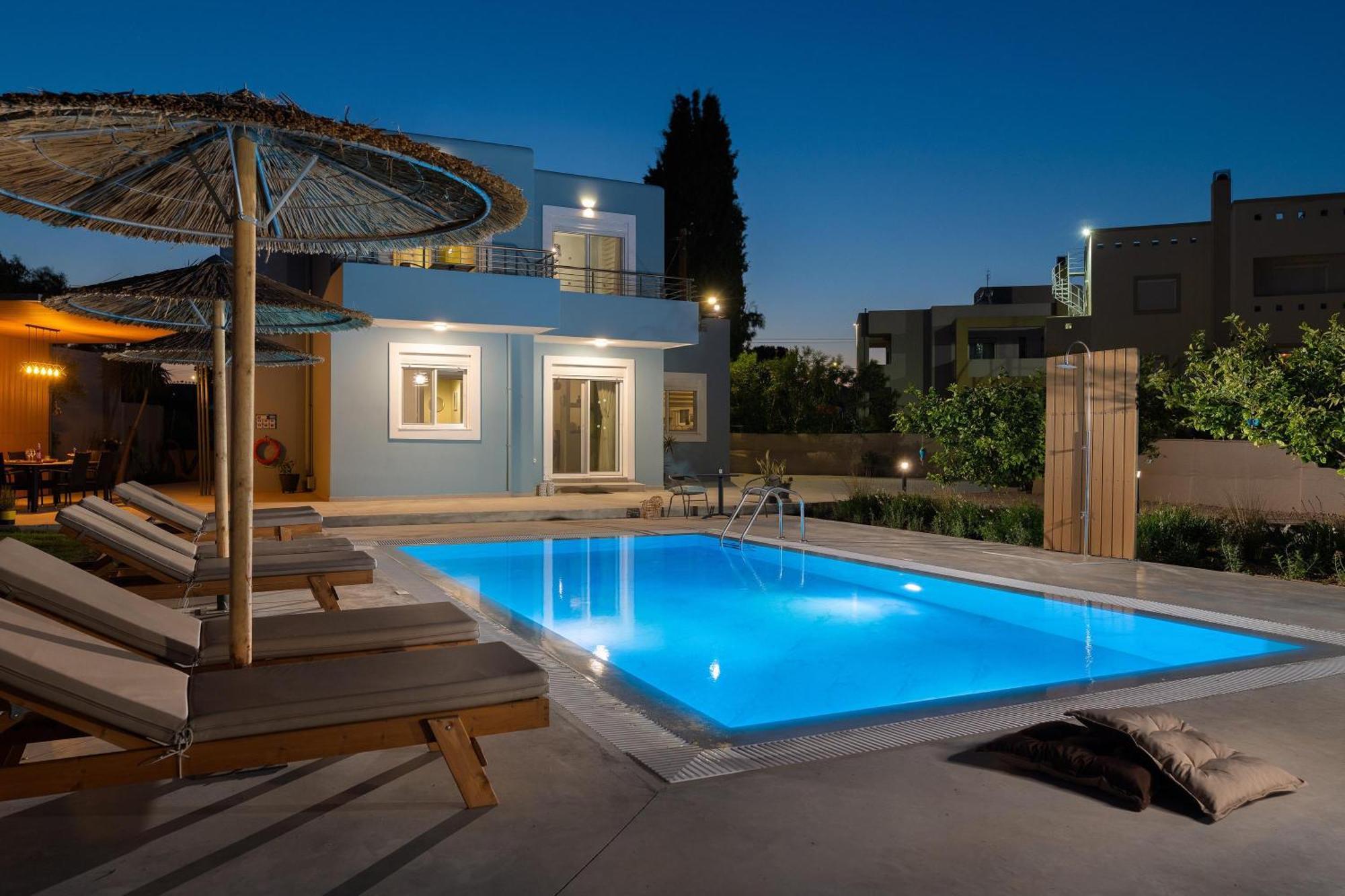 Ethria Pool With Heated Jacuzzi Villa