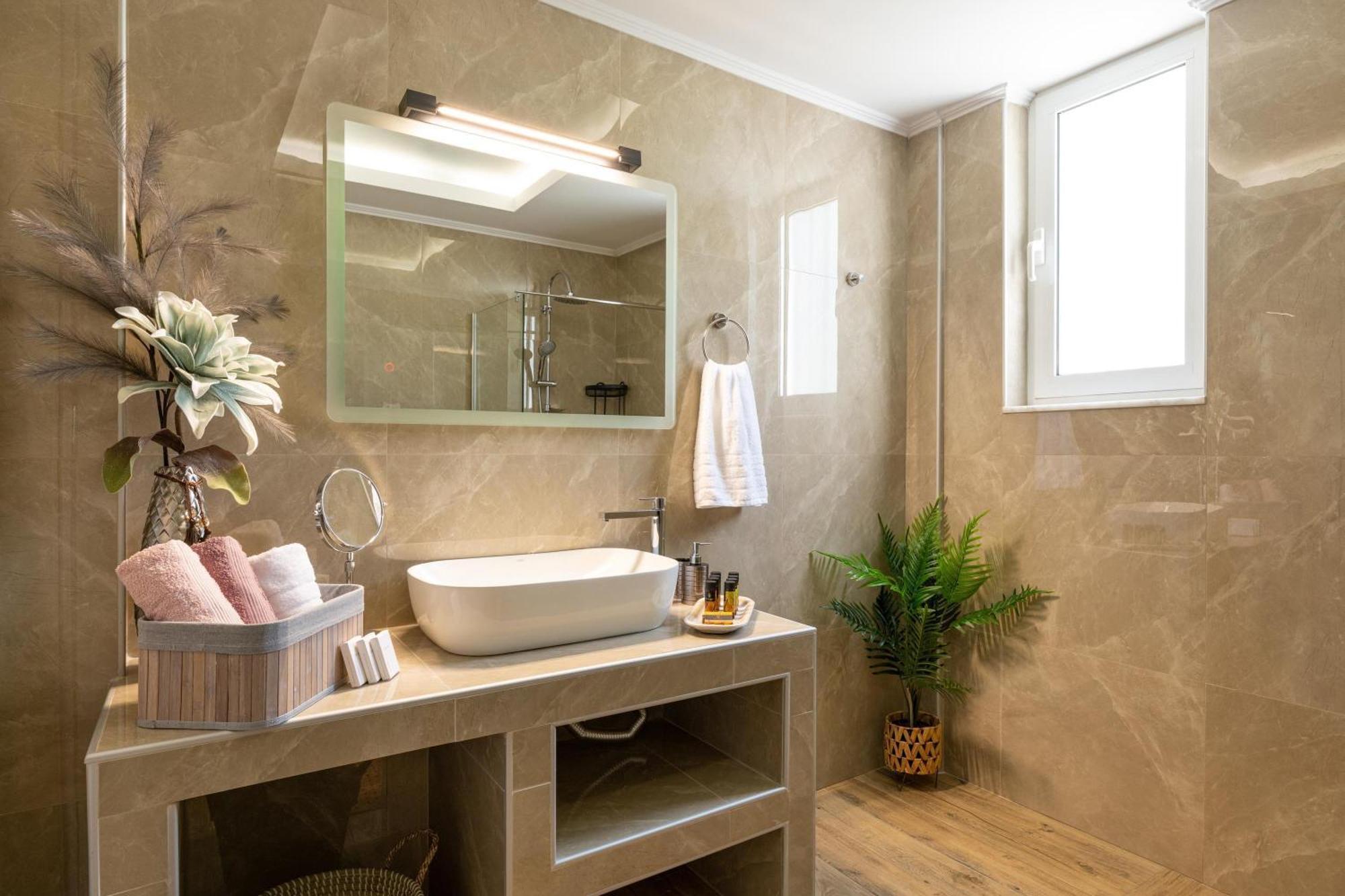 Ethria Pool With Heated Jacuzzi Villa *