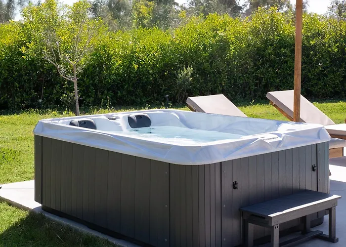 Ethria Pool Villa With Heated Jacuzzi
