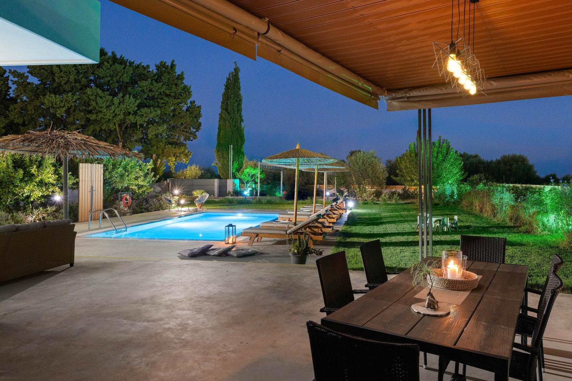 Βίλα Ethria Pool With Heated Jacuzzi Αφάντου